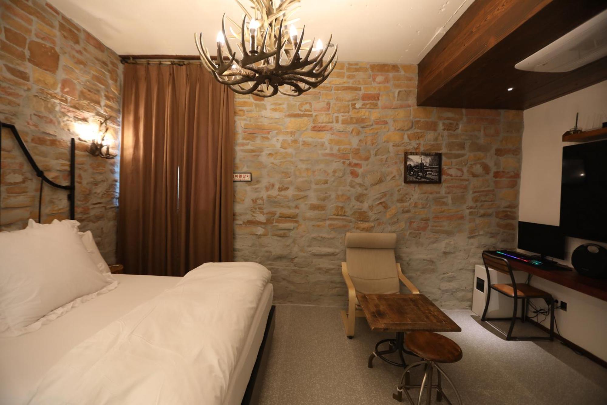 February Hotel Seongseo Daegu Extérieur photo